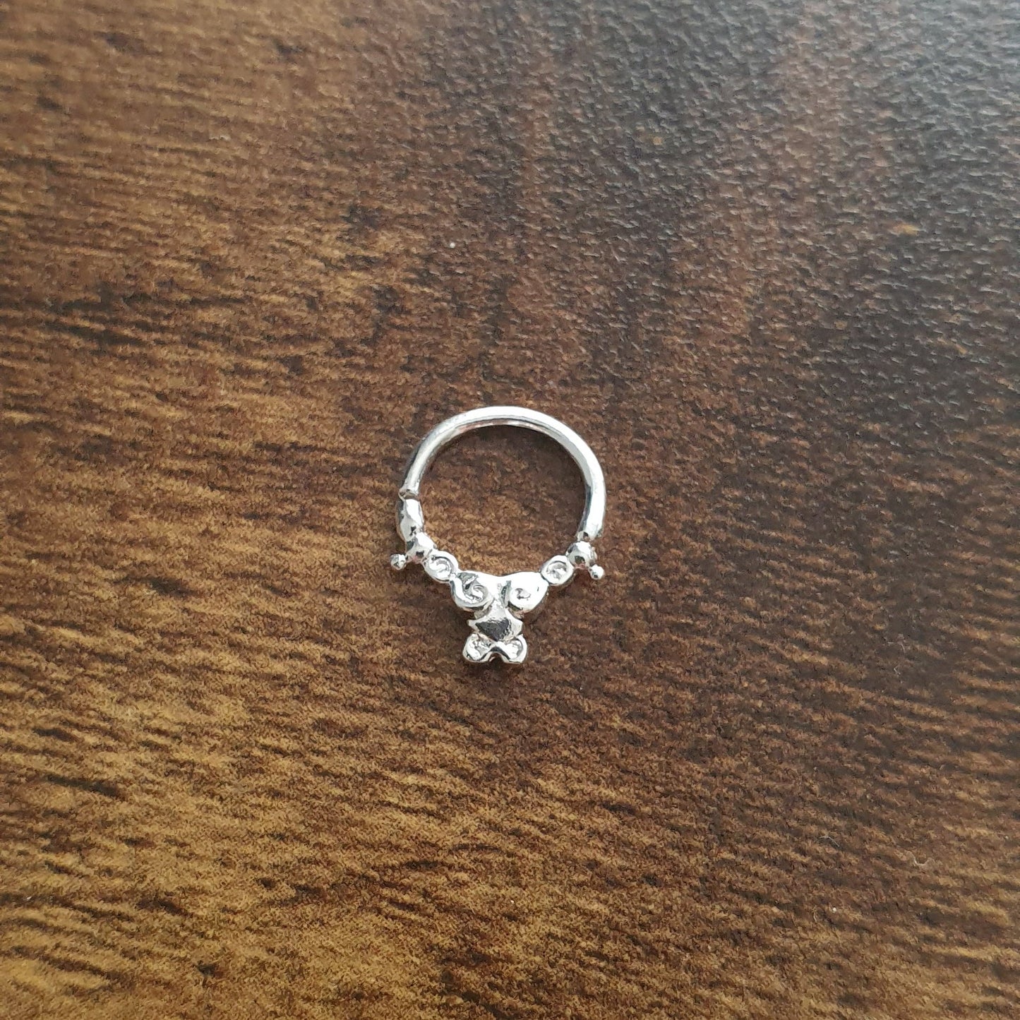 Continuous ring with antique design ( sterling silver )