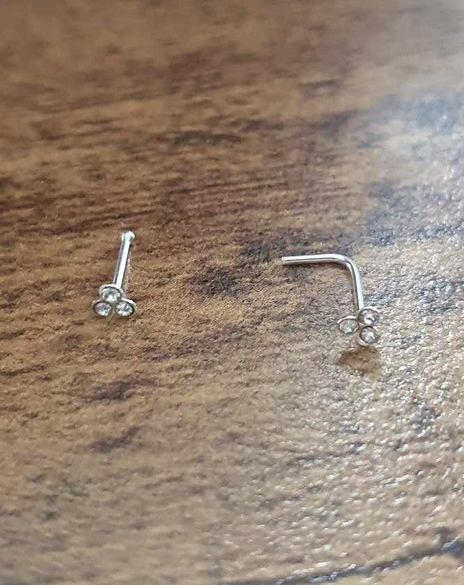 Straight nose stud with 3 round clear crystals top ( sterling silver )