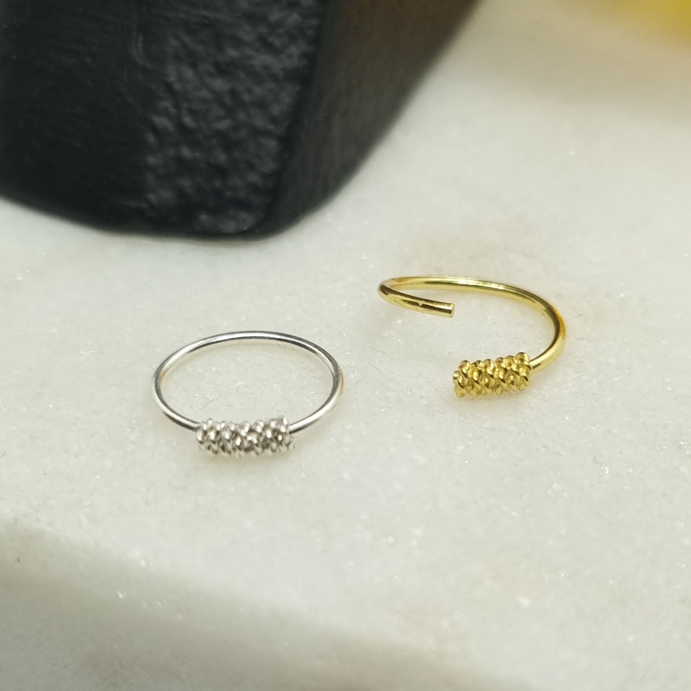 Continuous ring with twisted wire design ( sterling silver )