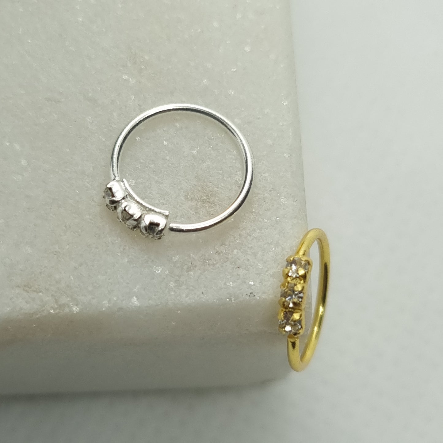 Continuous ring with three 1.5mm crystals ( sterling silver )