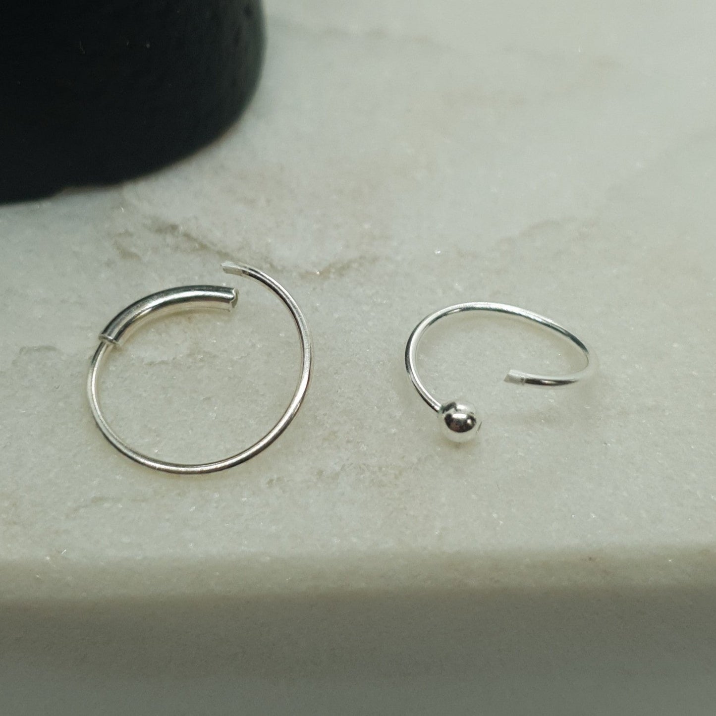 Continuous ring Ball fixed closure ( sterling silver )