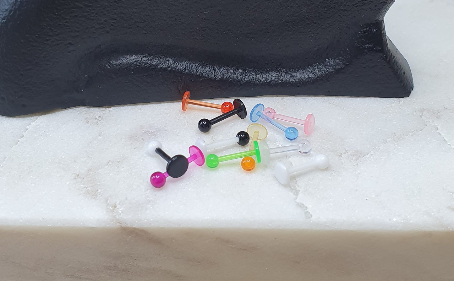 Labret with 3mm UV Ball and thickness of 1.2mm (16g) ( acrylic )