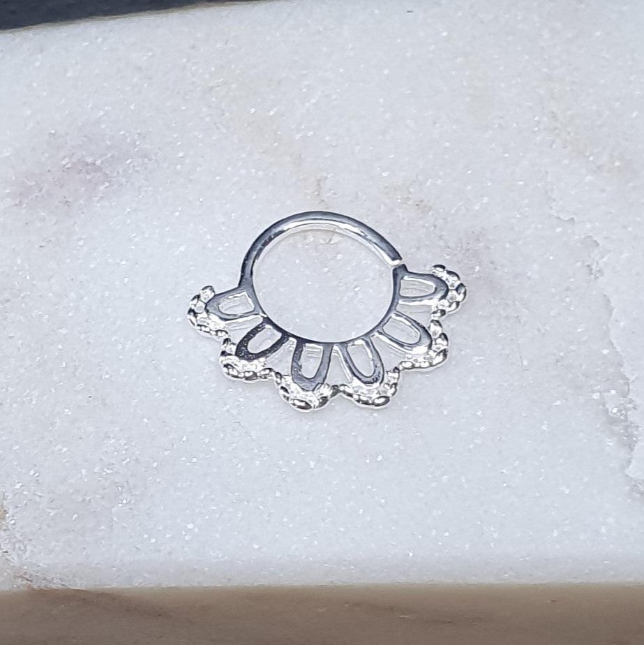 Continuous ring with antique design ( sterling silver )