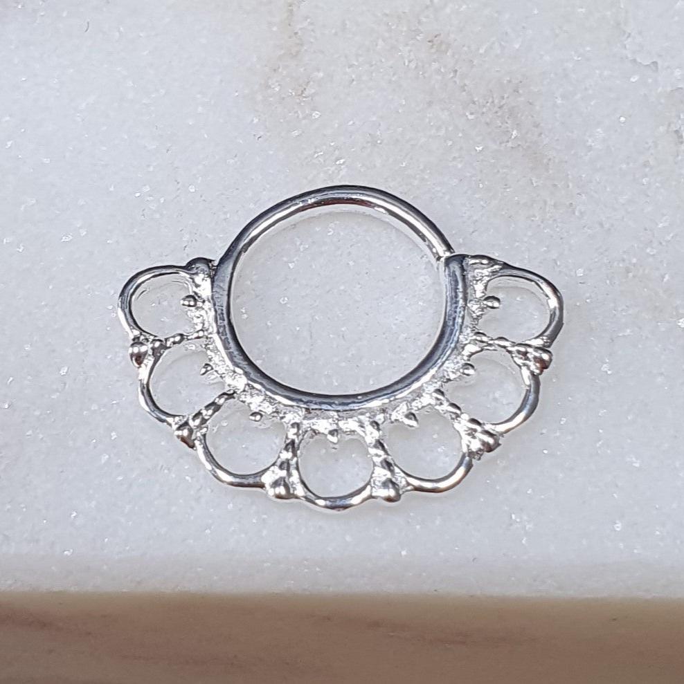 Continuous ring with antique design ( sterling silver )