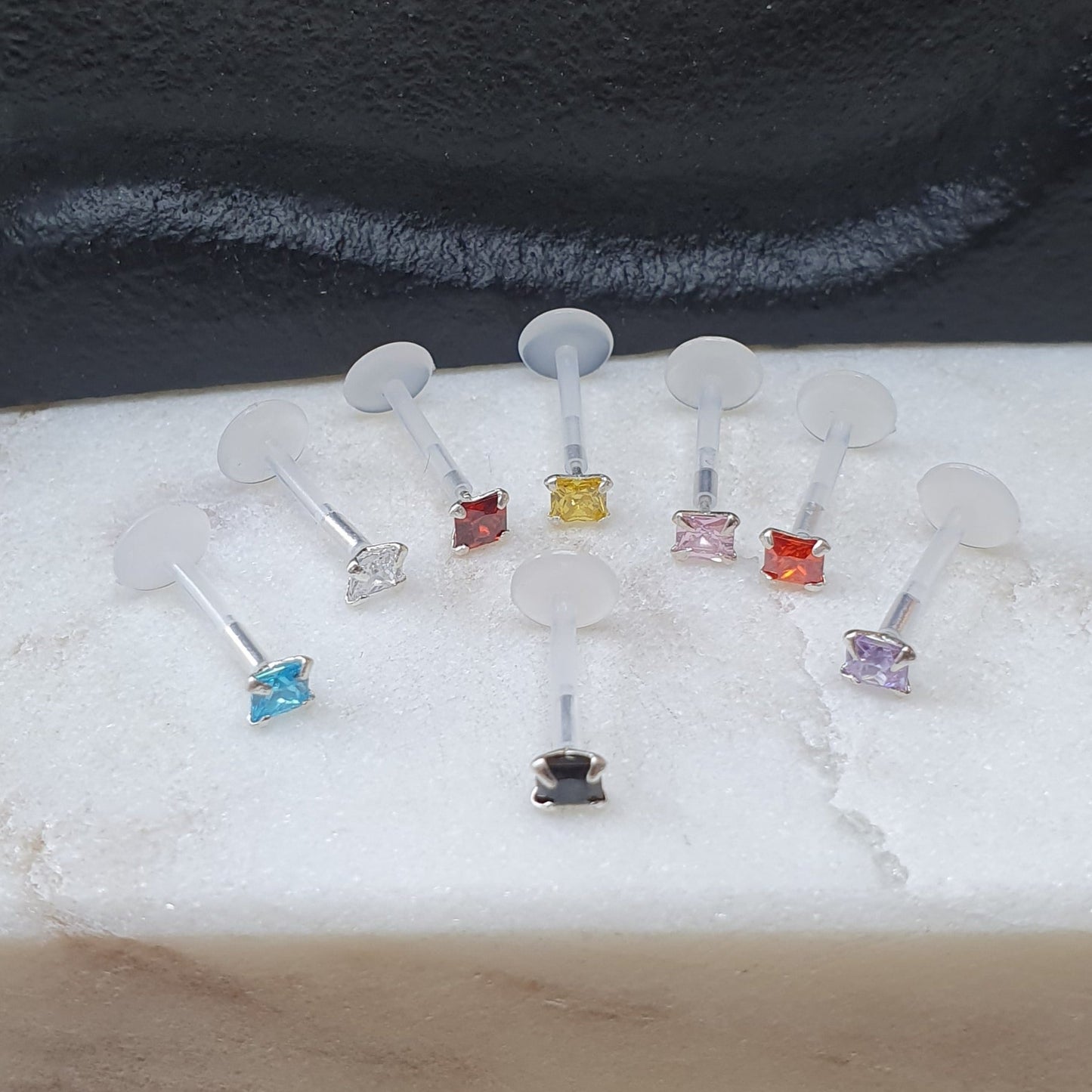 Bio flexible labret with square 3mm Cubic Zirconia ( Bioflex )