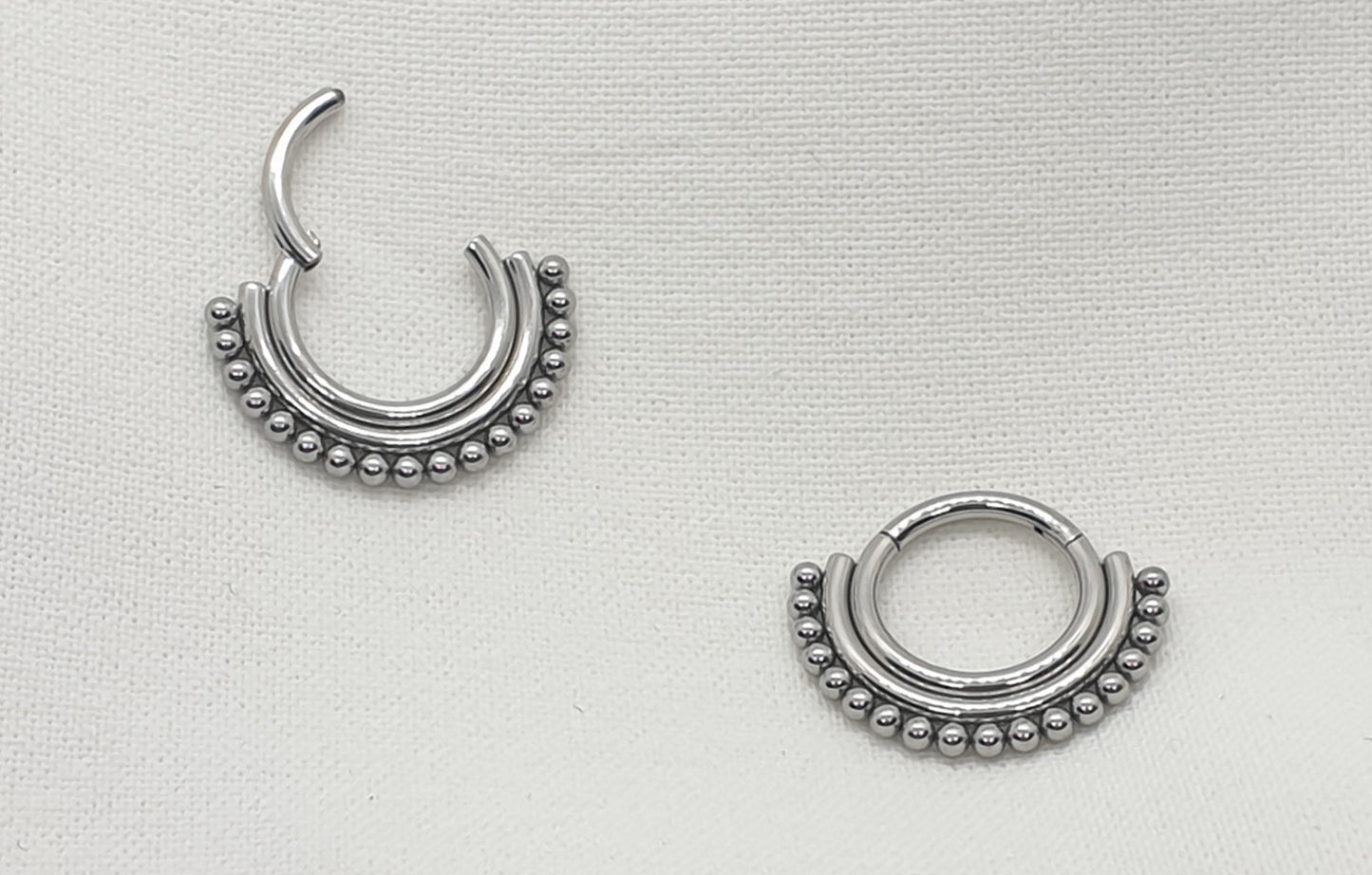 Piercing clicker hinged segment ring beads design ( 316L surgical steel )