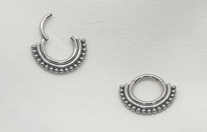 Piercing clicker hinged segment ring beads design ( 316L surgical steel )