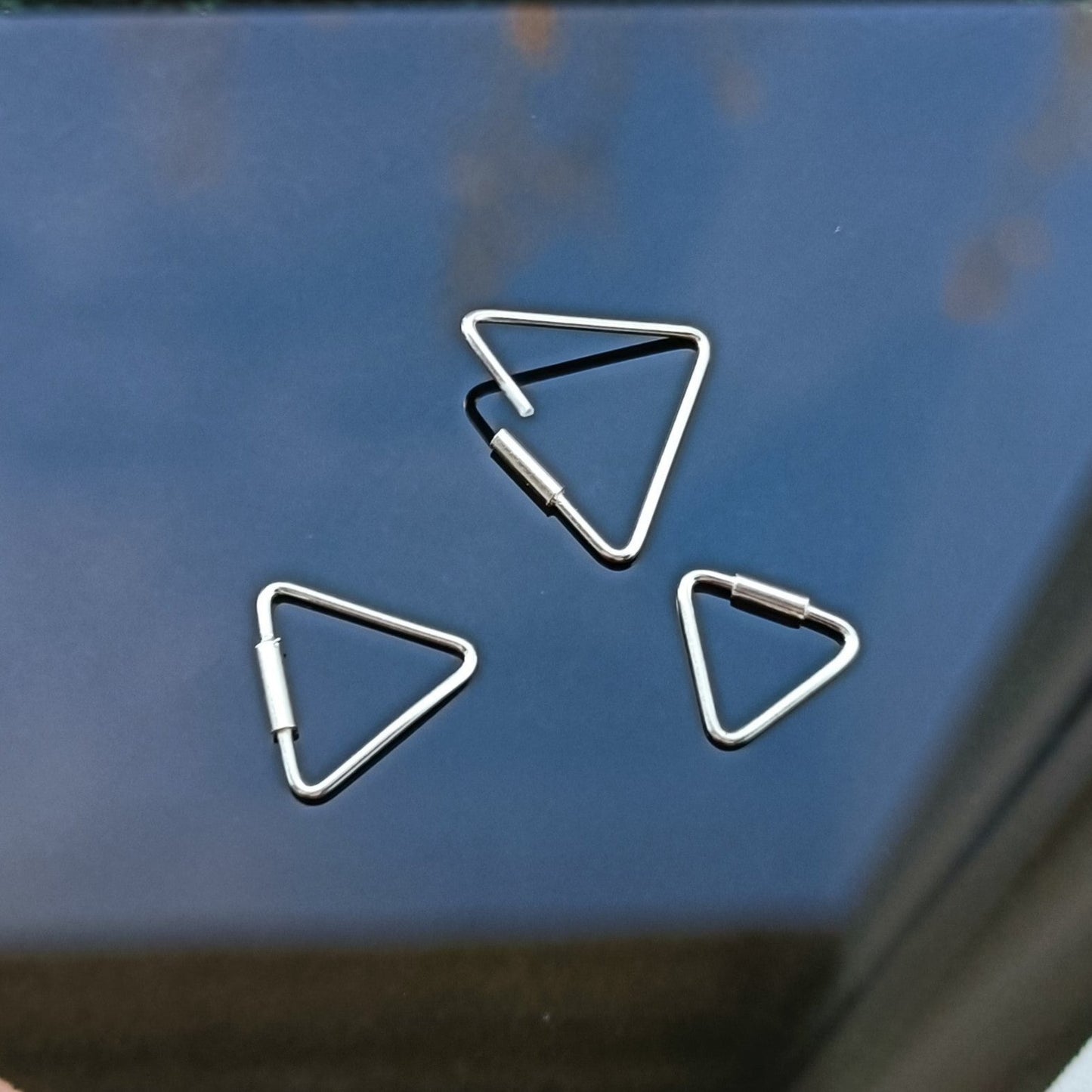 Continuous Piercing ring triangle bar closure ( sterling silver )