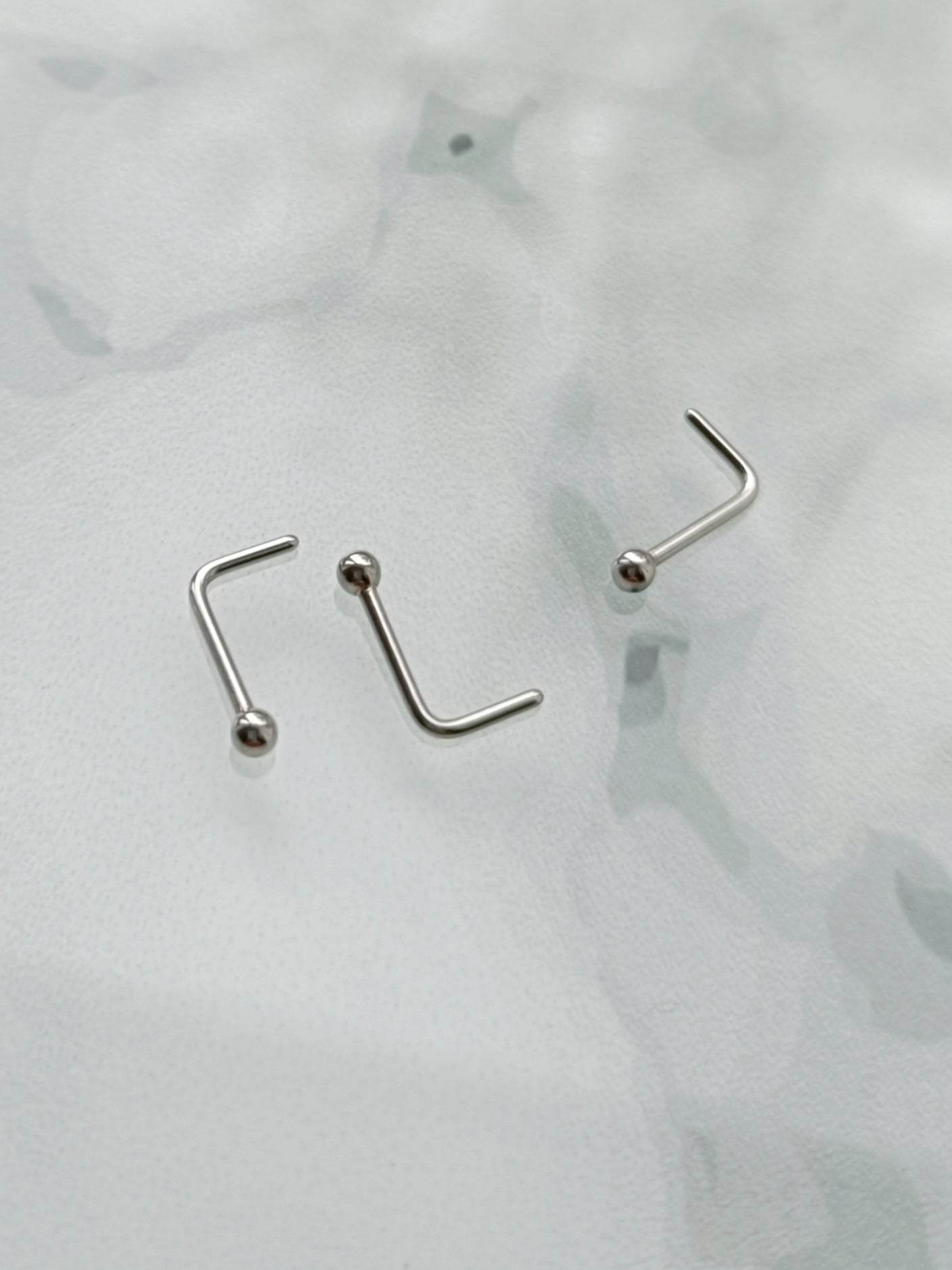 L-shaped nose stud with 2mm ball ( surgical steel )