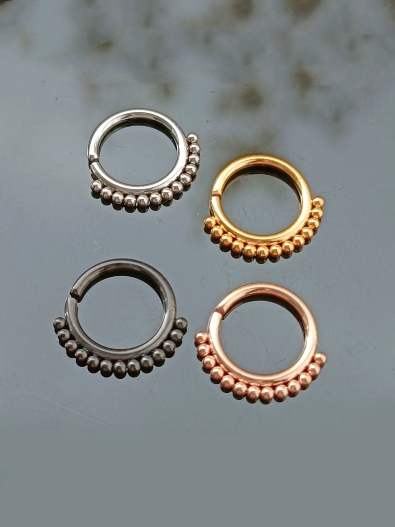 Continuous Ring Seamless Ring with beads ( surgical steel / gold / rose gold )