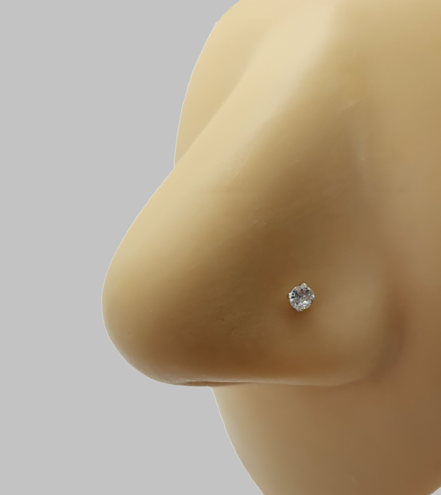 Straight nose stud with 2.5mm Cubic Zirconia ( sterling silver )